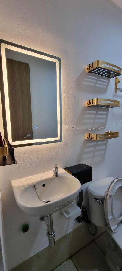Auberge Condotels At Smdc Hope Residences Trece Martires Bagian luar foto